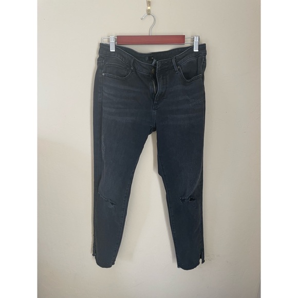 AQUA BLOOMINGDALES BLACK STUDDED HEM DISTRESSED CHARCOAL WASH SKINNY JEANS SZ 30 - Picture 3 of 6